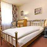 Wald-hotel Ξενοδοχείο 3*
